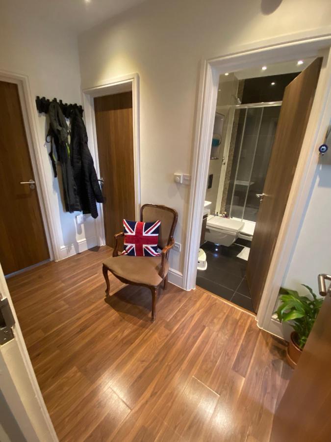 Notting Hill Next Door Bedroom In The Share Flat London Exterior photo