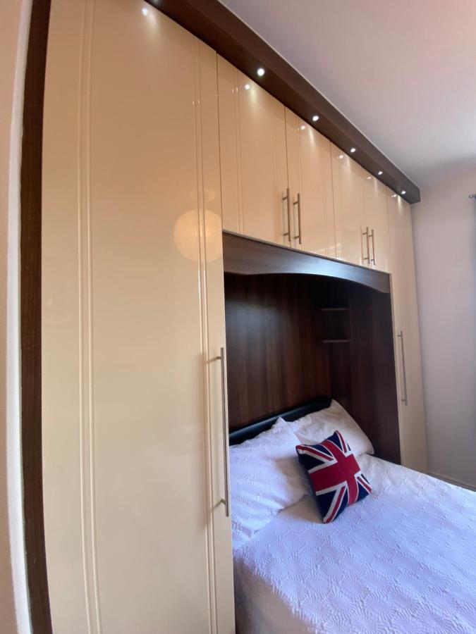 Notting Hill Next Door Bedroom In The Share Flat London Exterior photo