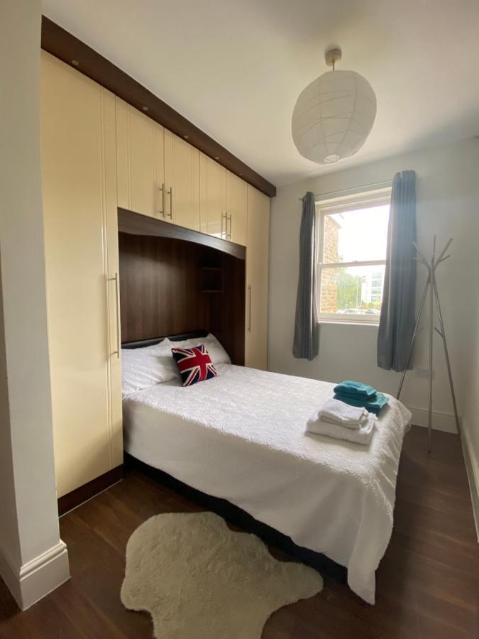 Notting Hill Next Door Bedroom In The Share Flat London Exterior photo