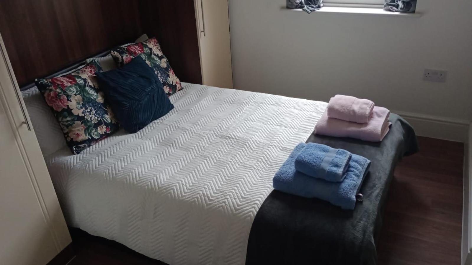 Notting Hill Next Door Bedroom In The Share Flat London Exterior photo